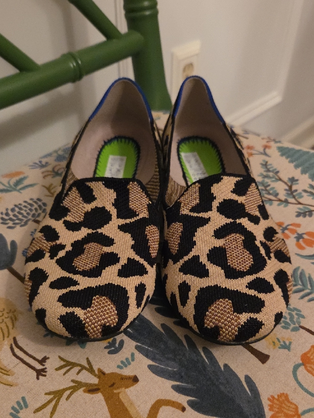 Like New Rothys Leopard Print Slip-On Women’s Flats - Black & Tan